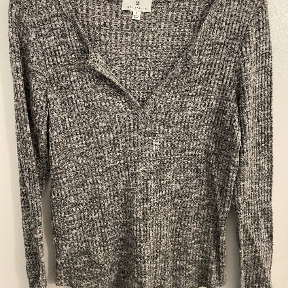 Long sleeve v neck waffle top